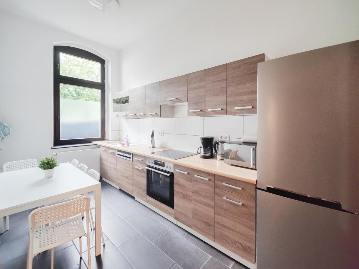 Raj Living - With 2 , 3 And 6 - 15 Min To Messe Dus And Old Town Dus * Düsseldorf