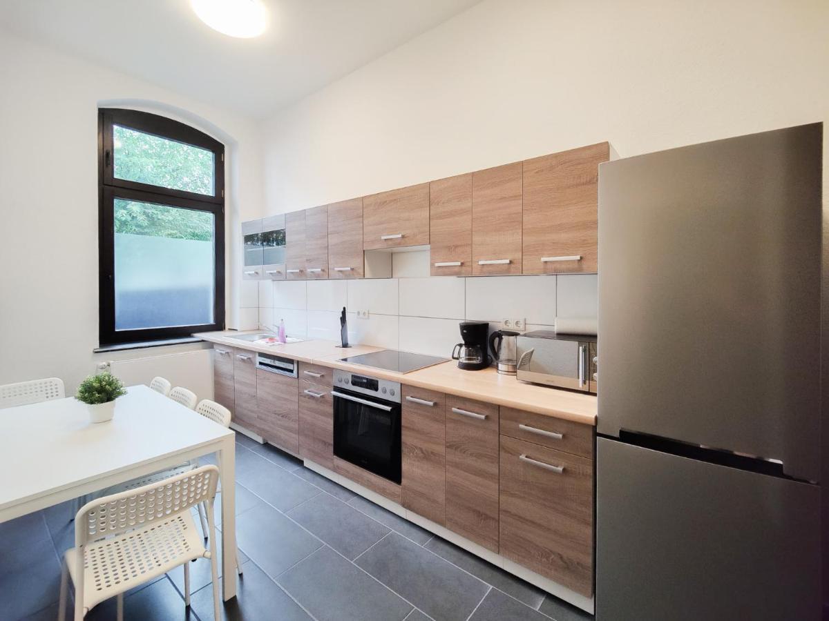 Raj Living - With 2 , 3 And 6 - 15 Min To Messe Dus And Old Town Dus