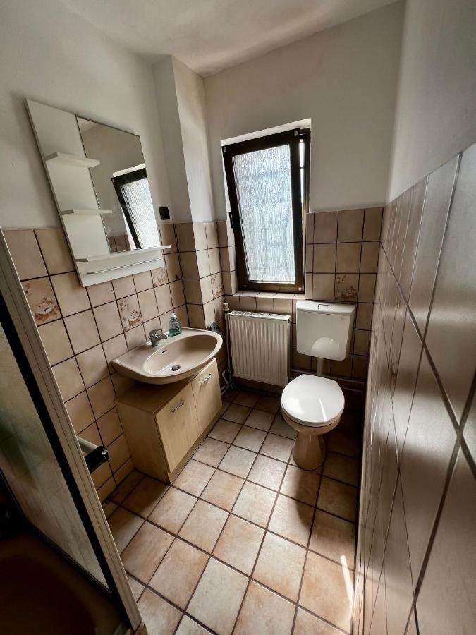 Praktisches Im Grossen Haus Mit Garten