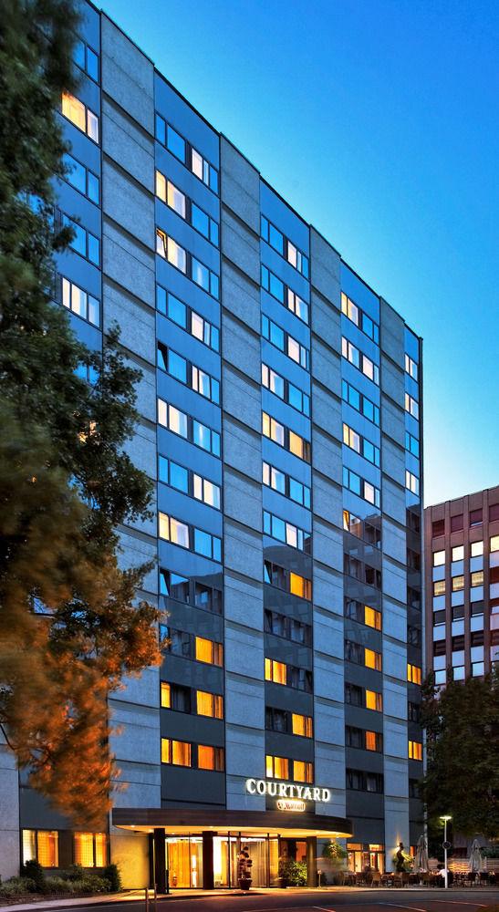 Courtyard By Marriott Seestern Hotel Düsseldorf
