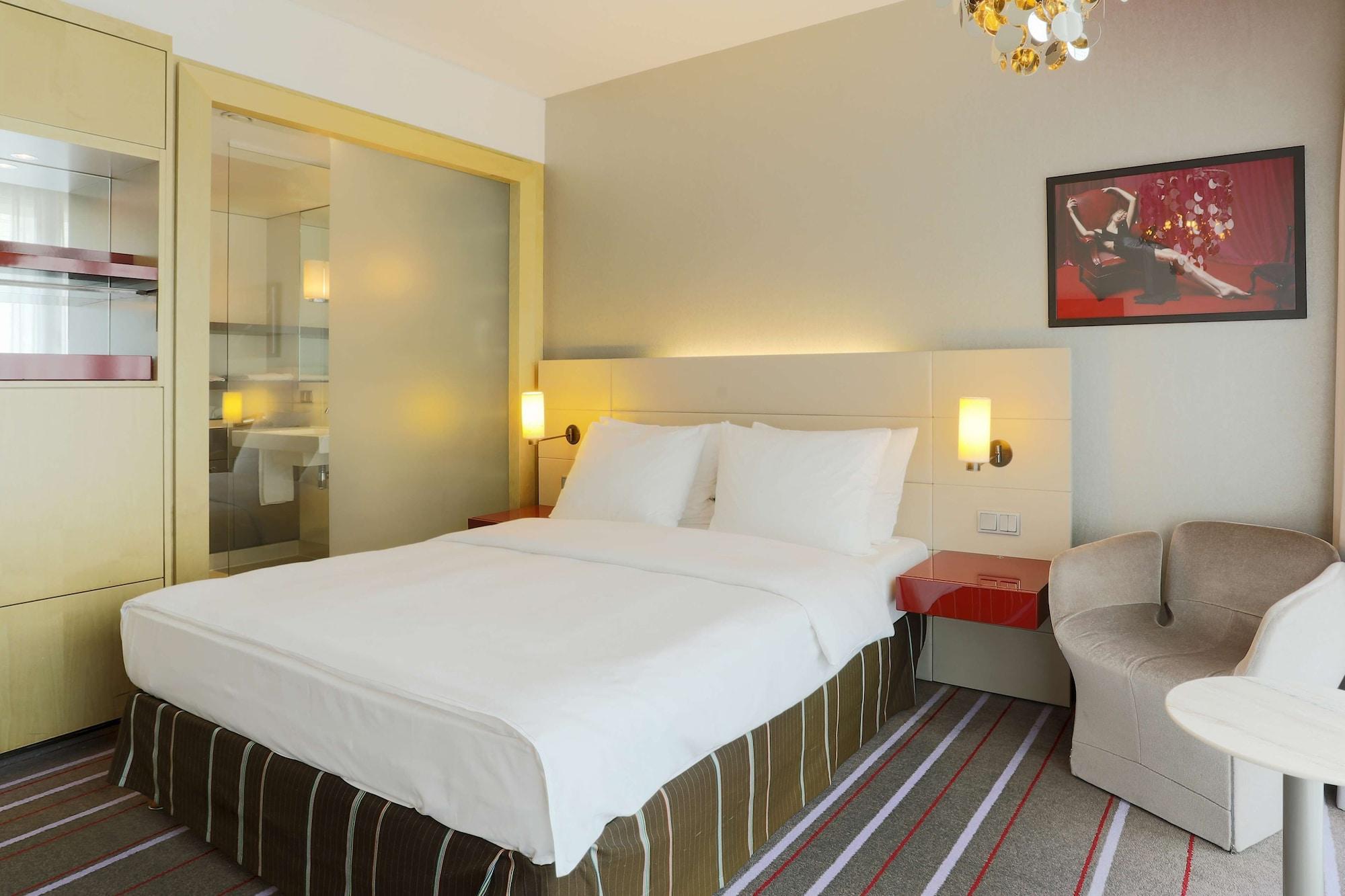 Radisson Blu Media Harbour Hotel, 4* Dusseldorf