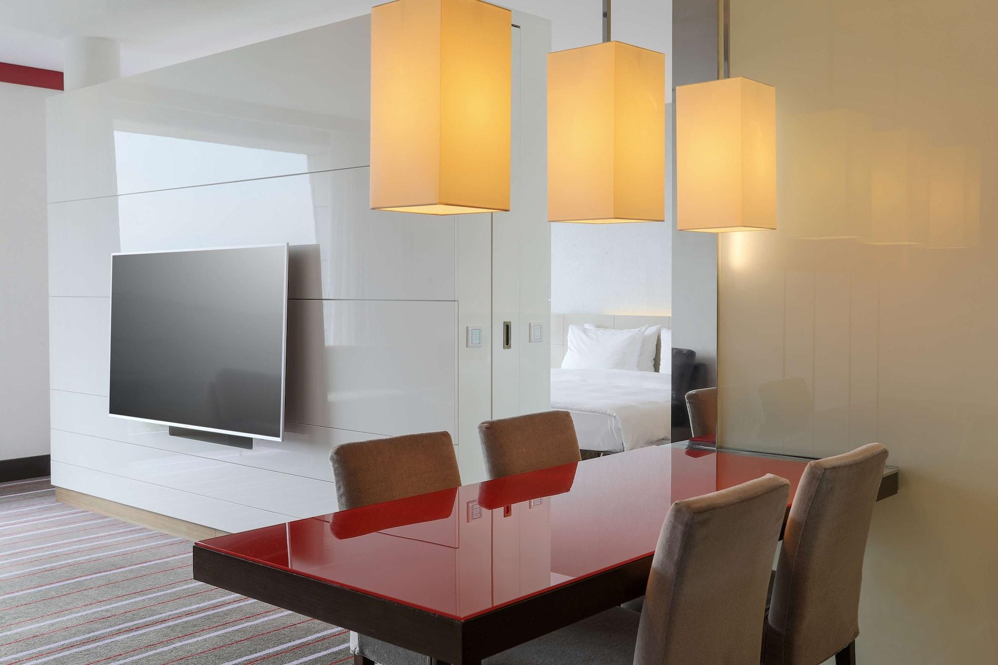 Radisson Blu Media Harbour Hotel, Dusseldorf