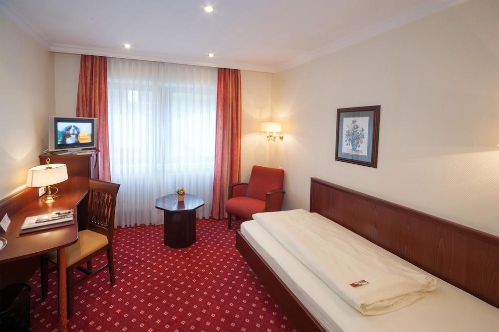 Haus Am Zoo Hotel