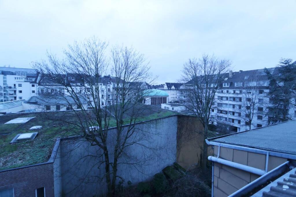 Charming Away: Close To Messe *