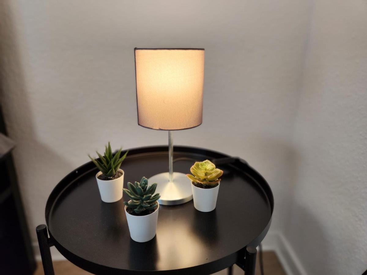Apartment Nd & *