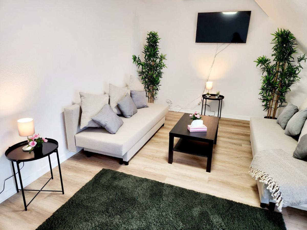 Apartment Nd & *