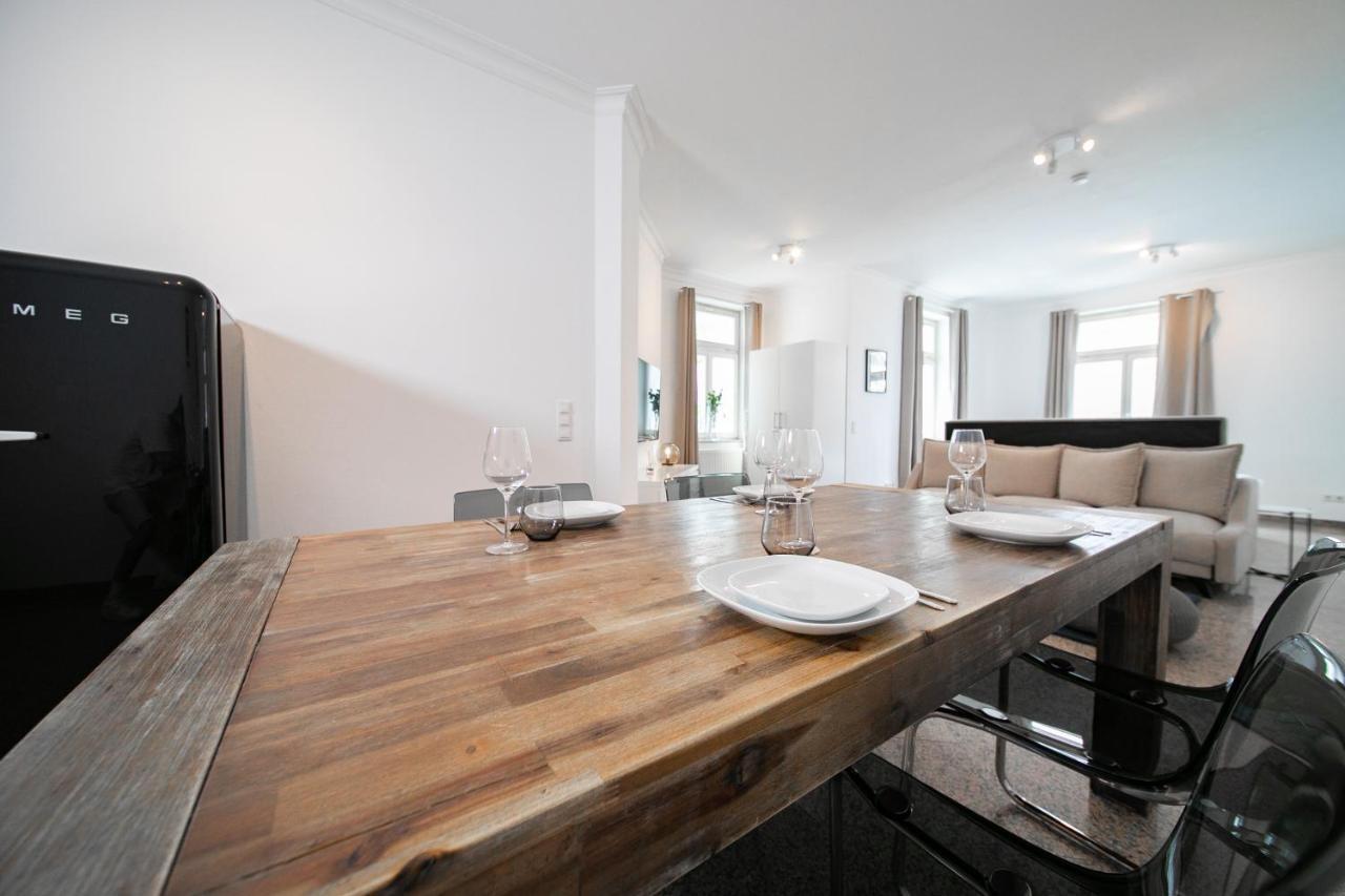 Favorite Stays - And - * Düsseldorf