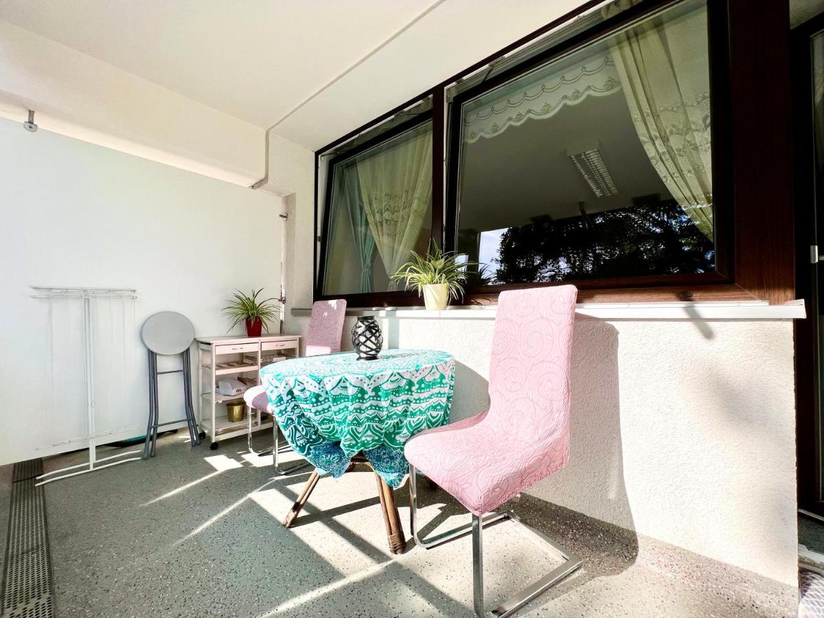 Stylish, Cozy & Quiet With One And Half In District 1 Apartment Dusseldorf