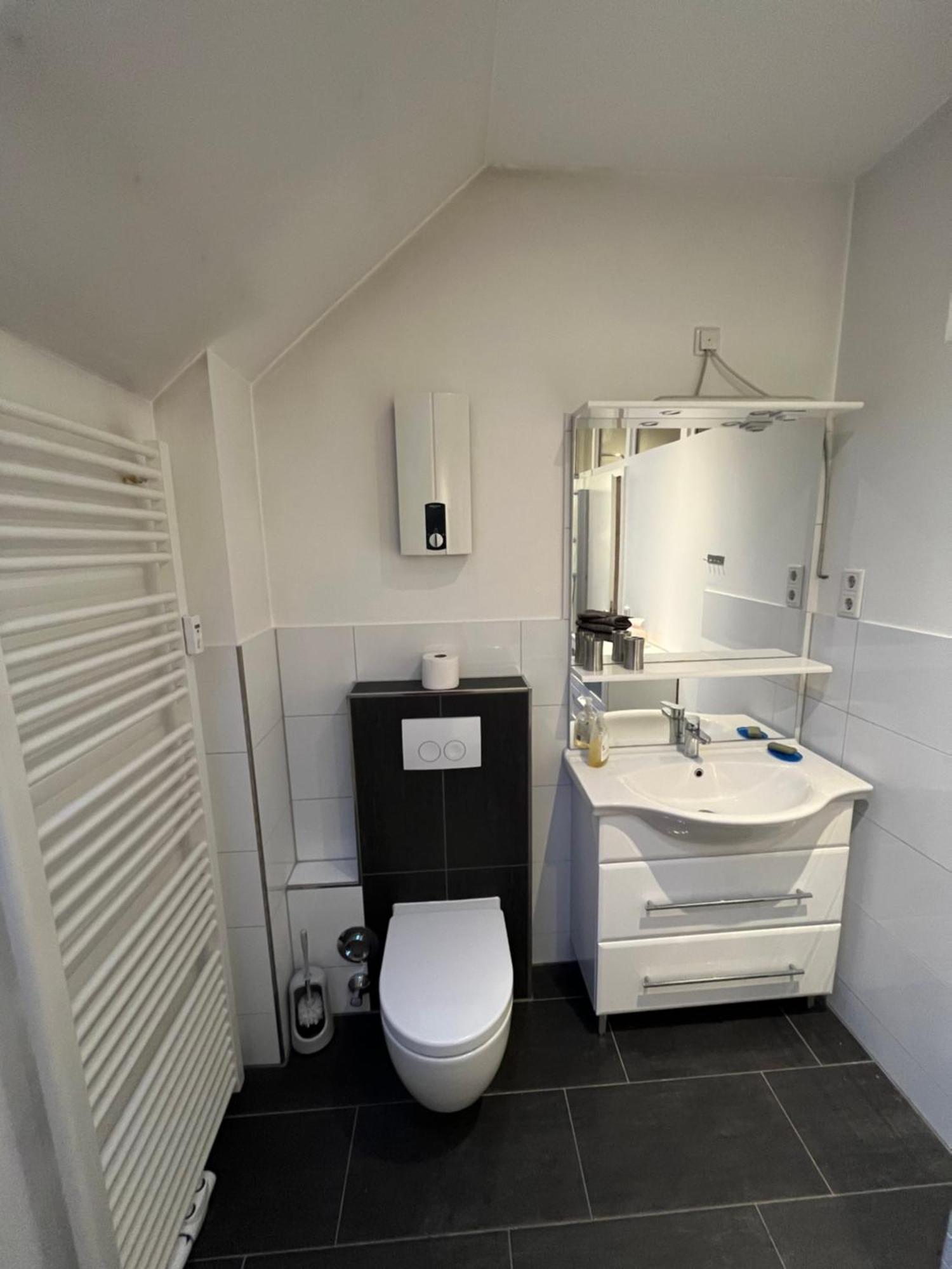 Wavefront Oasis:traumhafte Apartamento Düsseldorf
