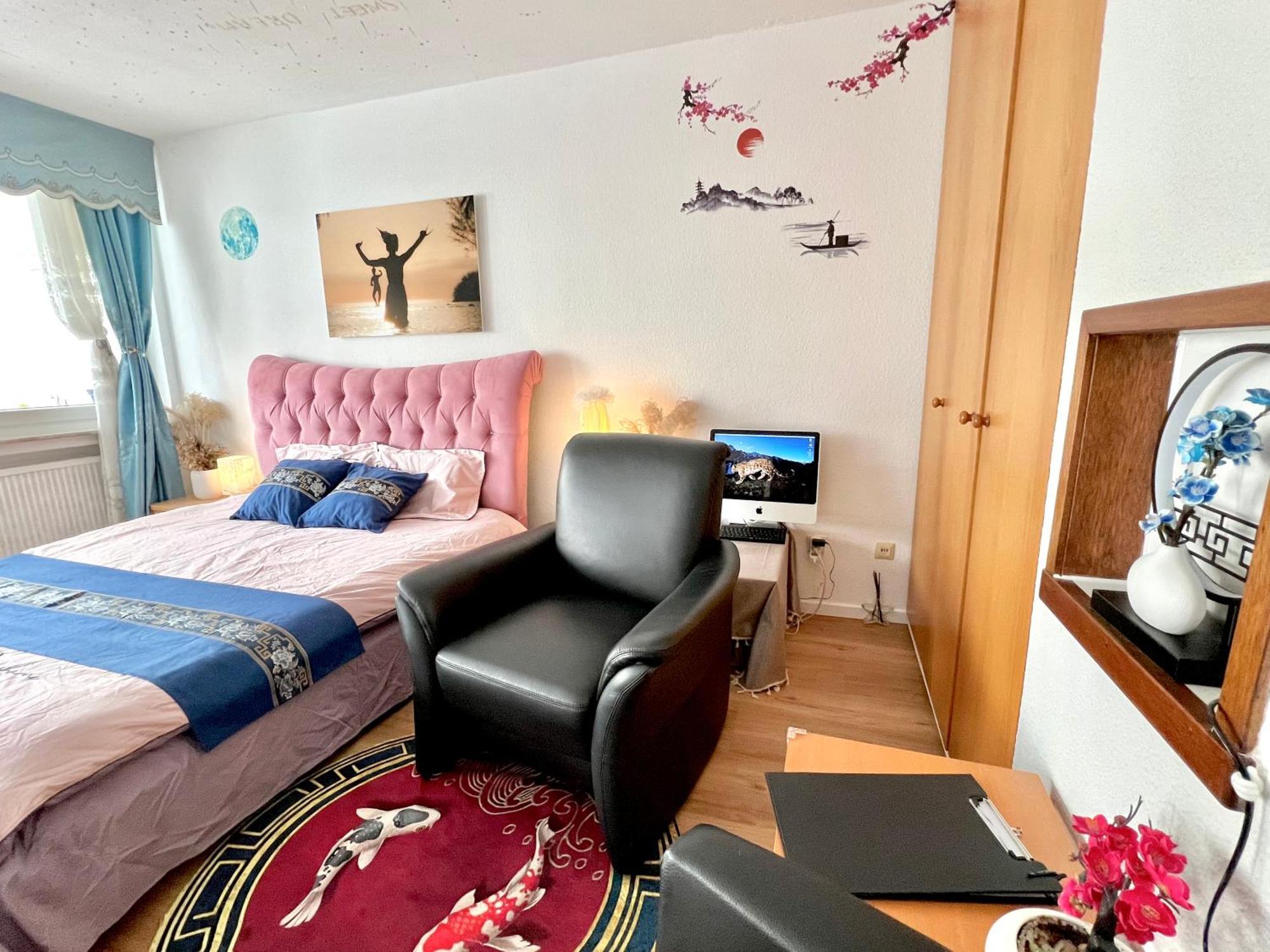 Stylish, Cozy & Quiet With One And Half In District 1 Apartment Dusseldorf