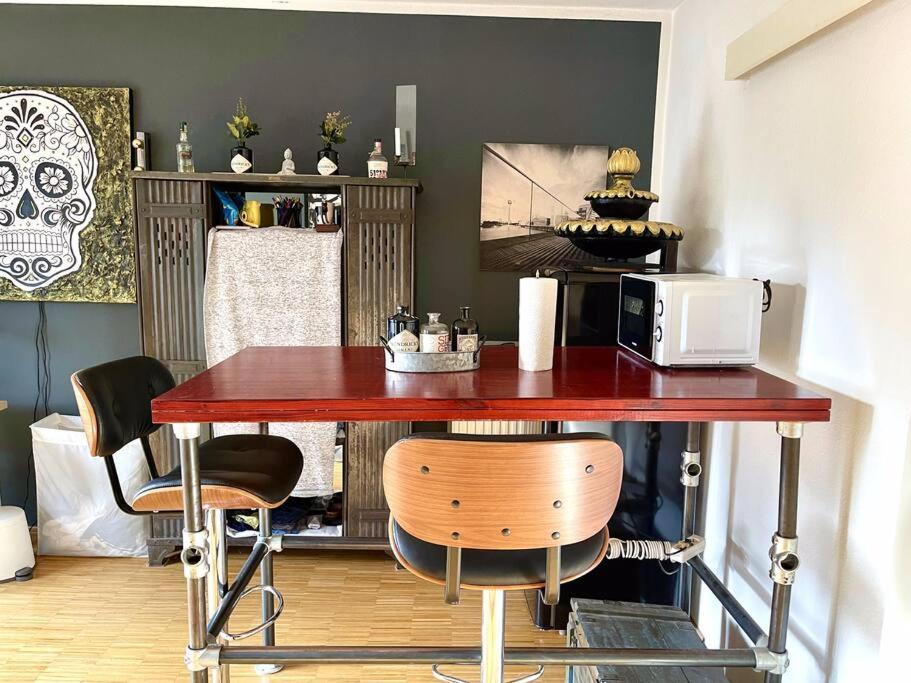 - Chilliges In Mit Balkon & Kuche; Big Tv And Bed - * Dusseldorf