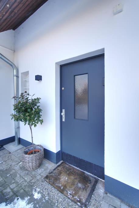 Quiet 2-room With Separate Entrance Düsseldorf