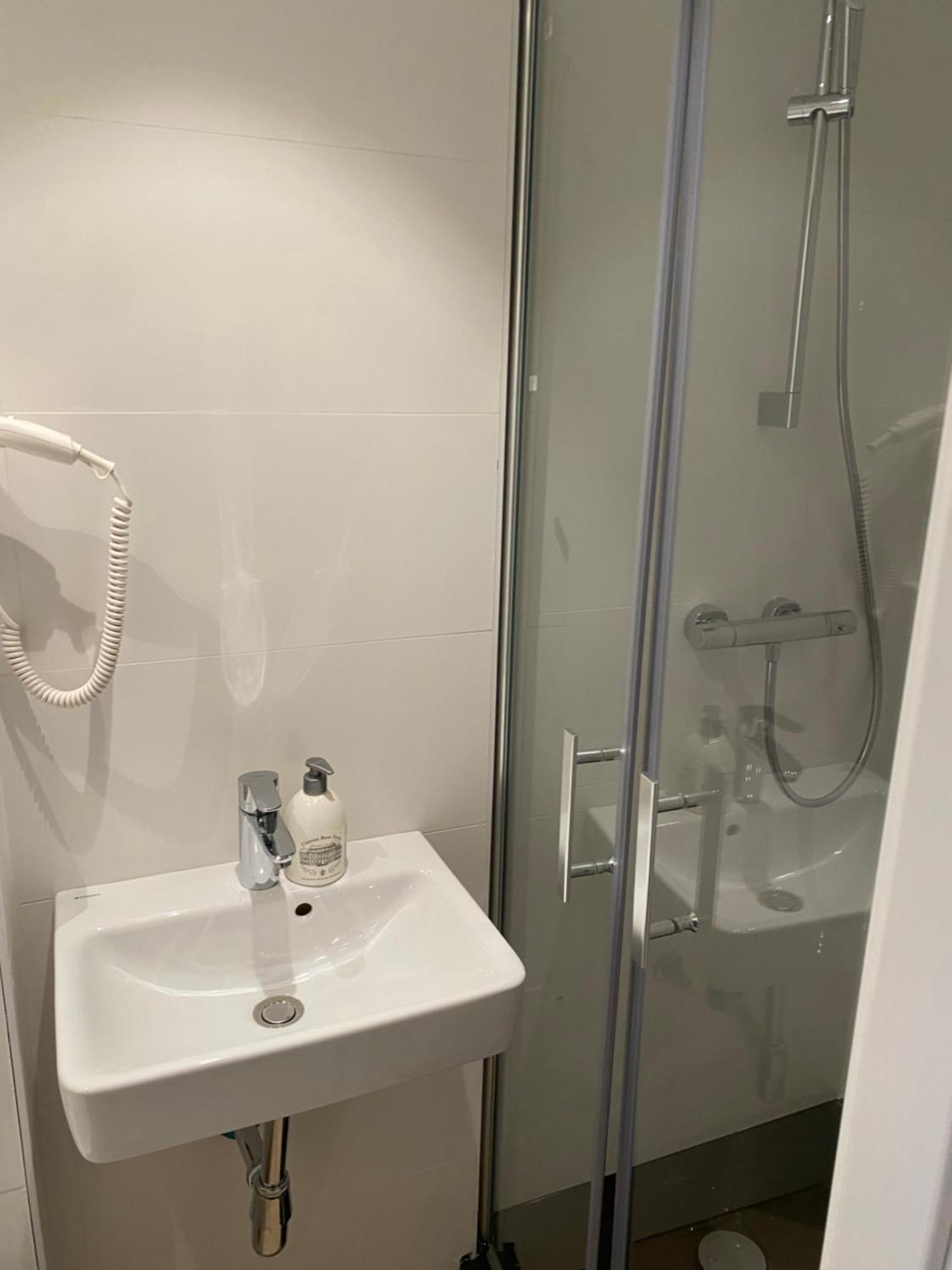 Petite Koenigsallee Self Check-in Dusseldorf