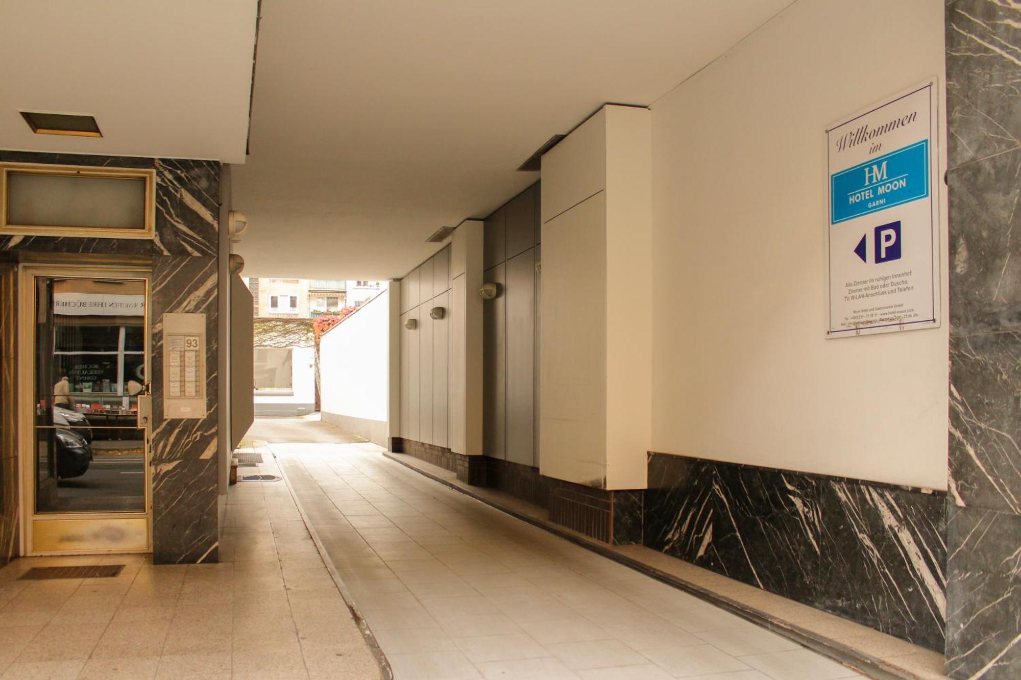 Hotel Moon 2*