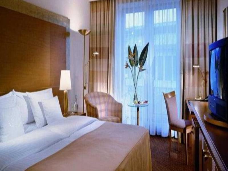 Sheraton Airport 4*