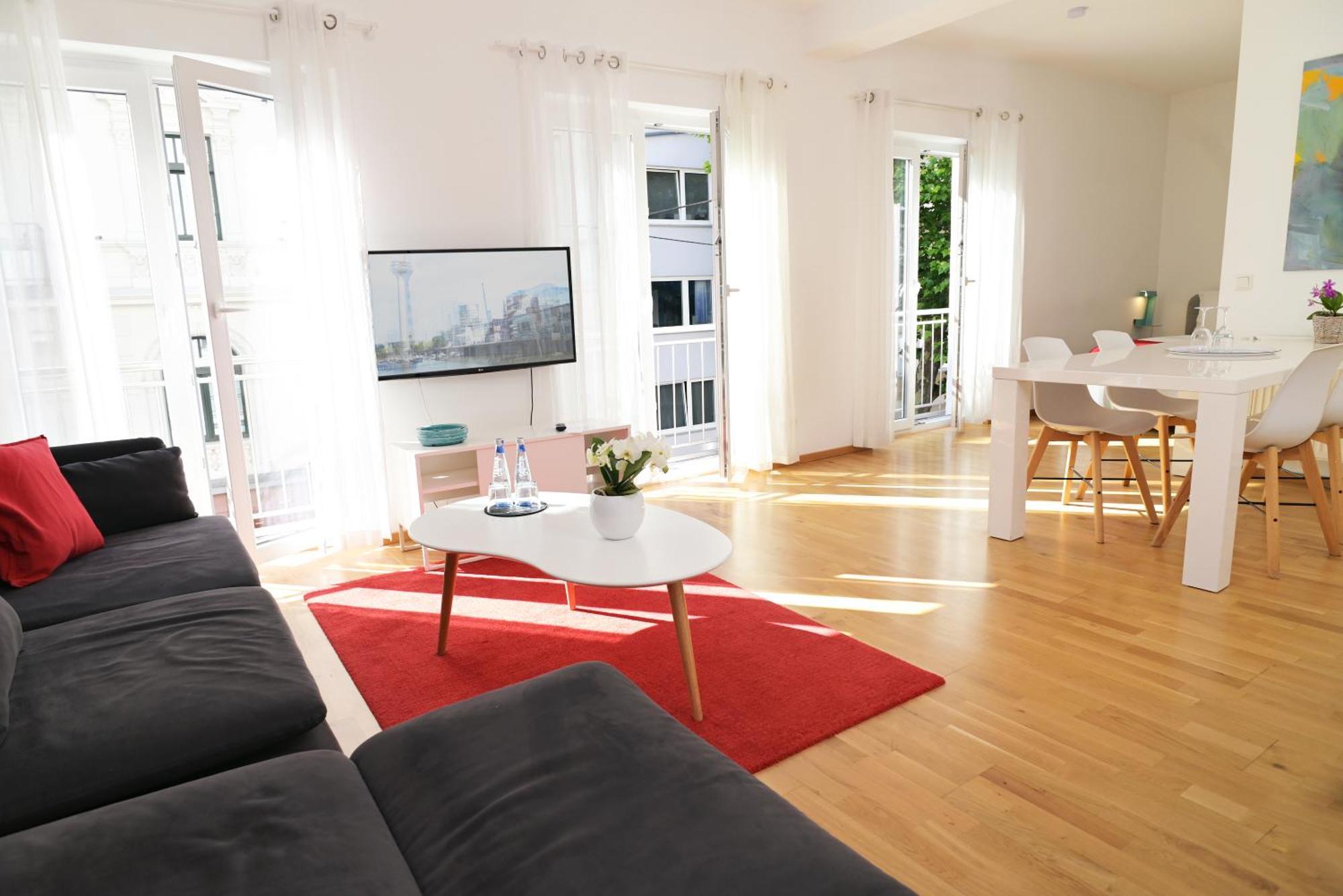 Victoria Apartments 3*