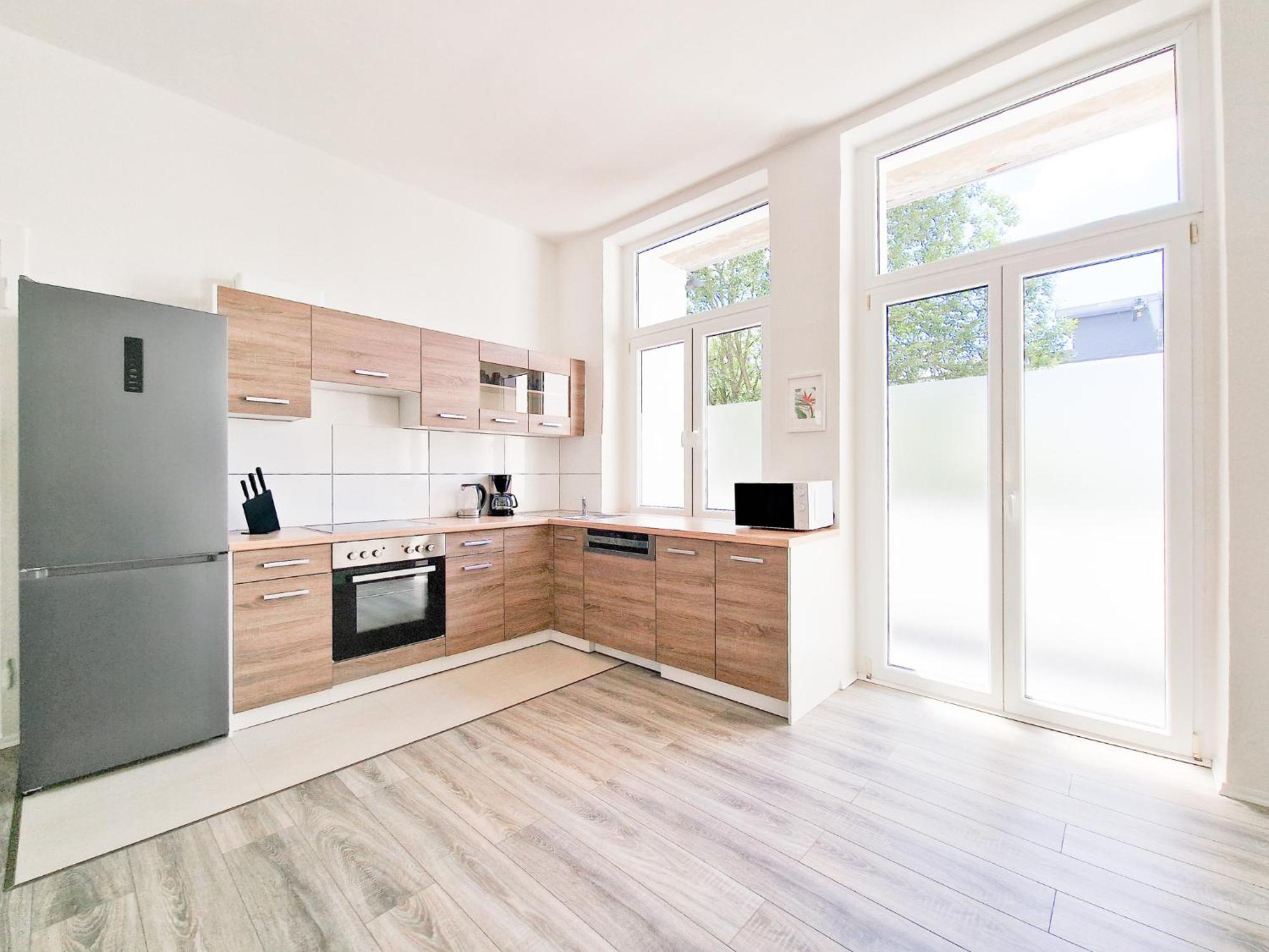 Apartment Raj Living - 3 Mit Balkon - 15 Min Zur Messe Dus