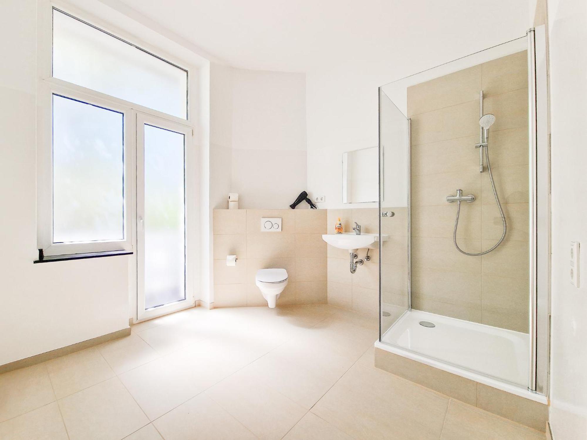 Raj Living - 3 Mit Balkon - 15 Min Zur Messe Dus