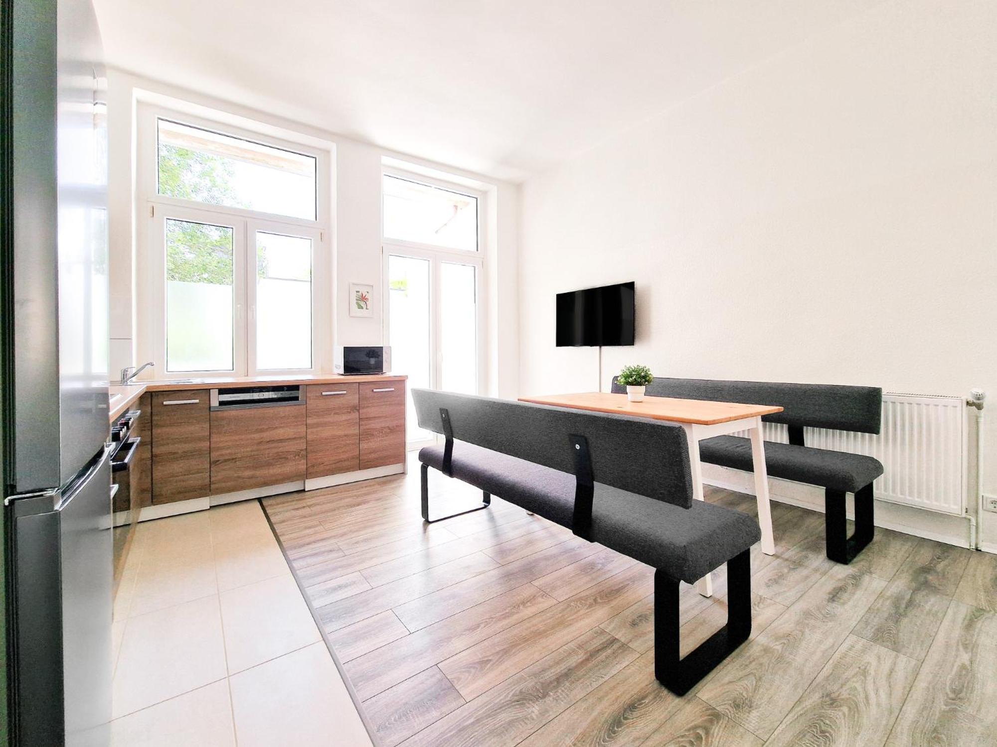 Raj Living - 3 Mit Balkon - 15 Min Zur Messe Dus