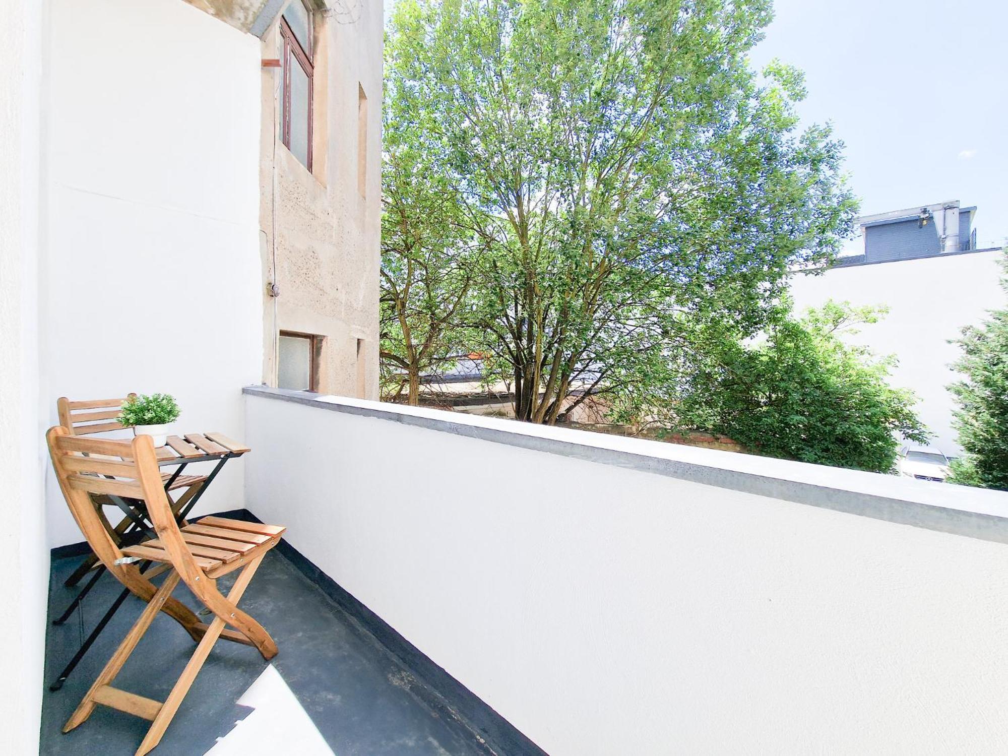 Raj Living - 3 Mit Balkon - 15 Min Zur Messe Dus Apartment *