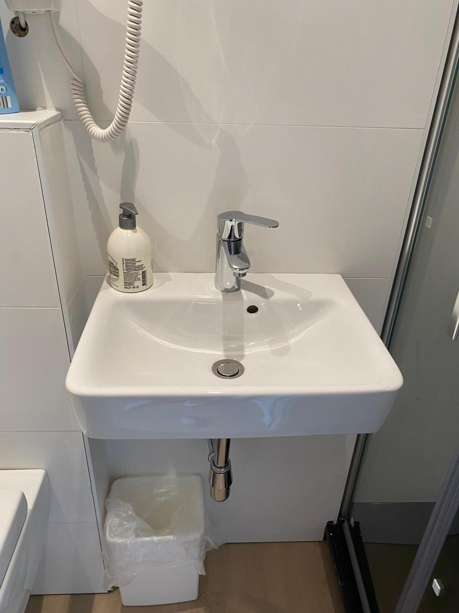 Petite Koenigsallee Self Check-in Dusseldorf