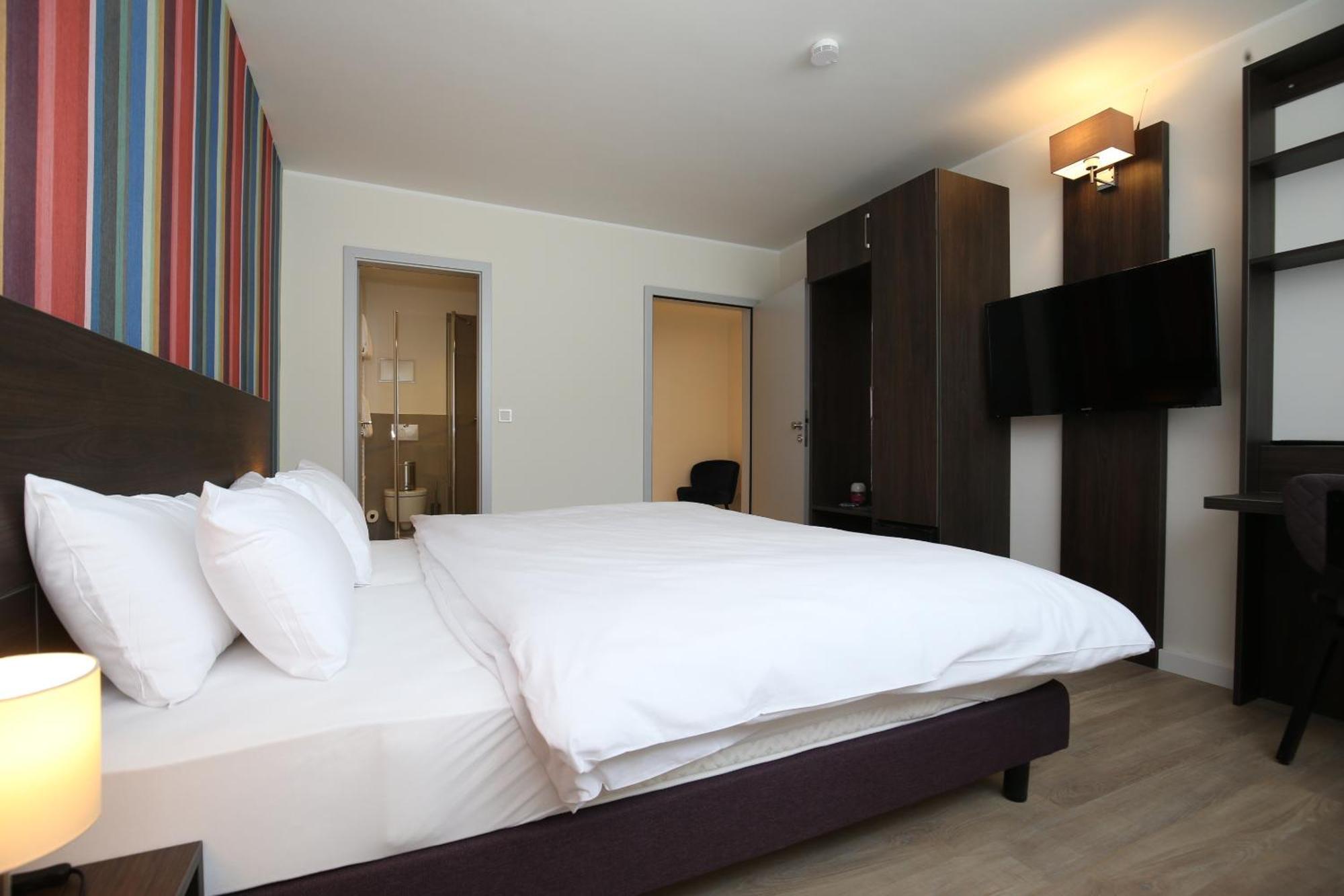 Faehrhaus Km734 Hotel Dusseldorf