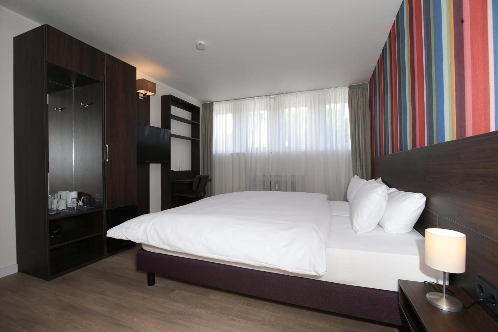 Hotel Faehrhaus Km734 Dusseldorf