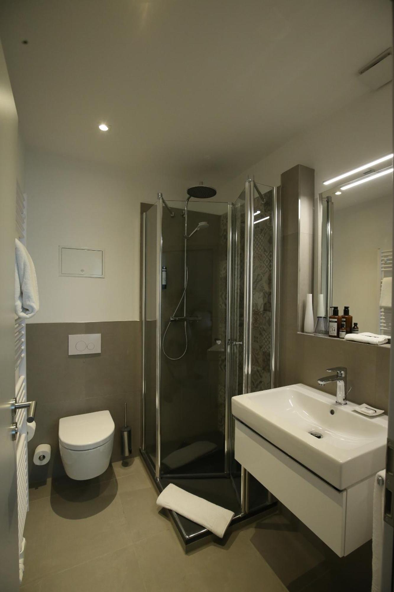 Faehrhaus Km734 Hotel Dusseldorf