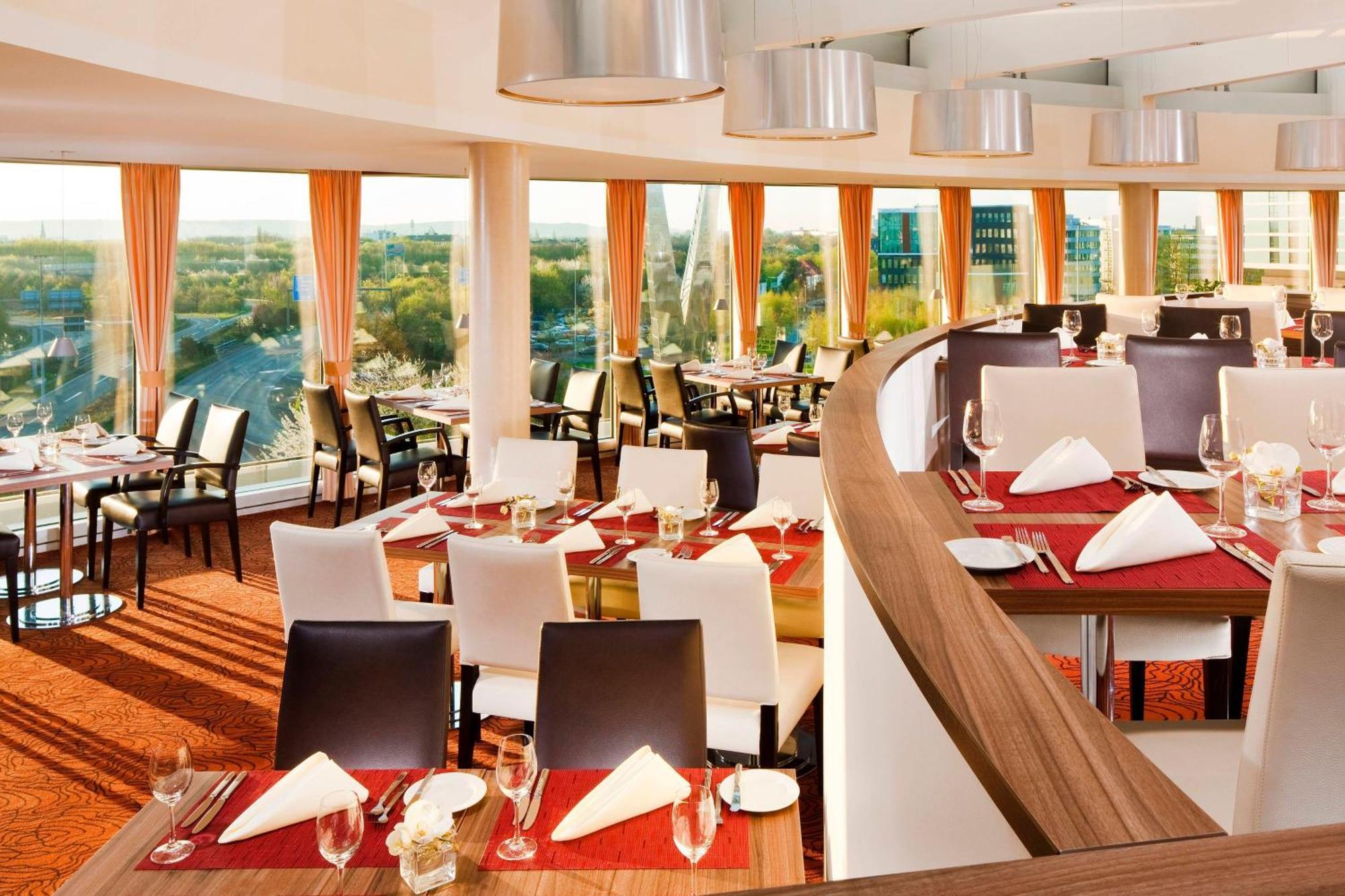 Hotel Sheraton Airport 4*
