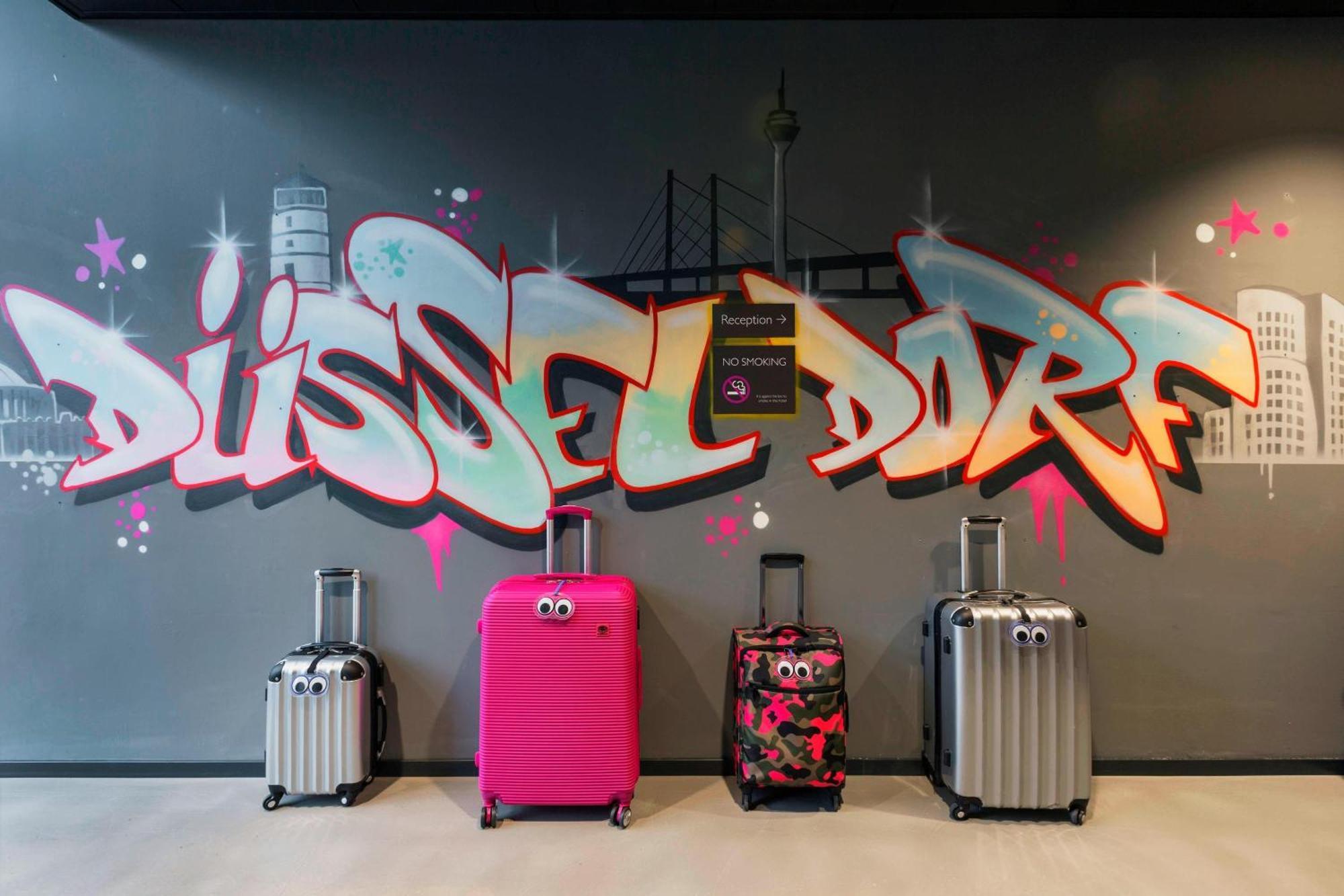 Moxy South Hotel 3*