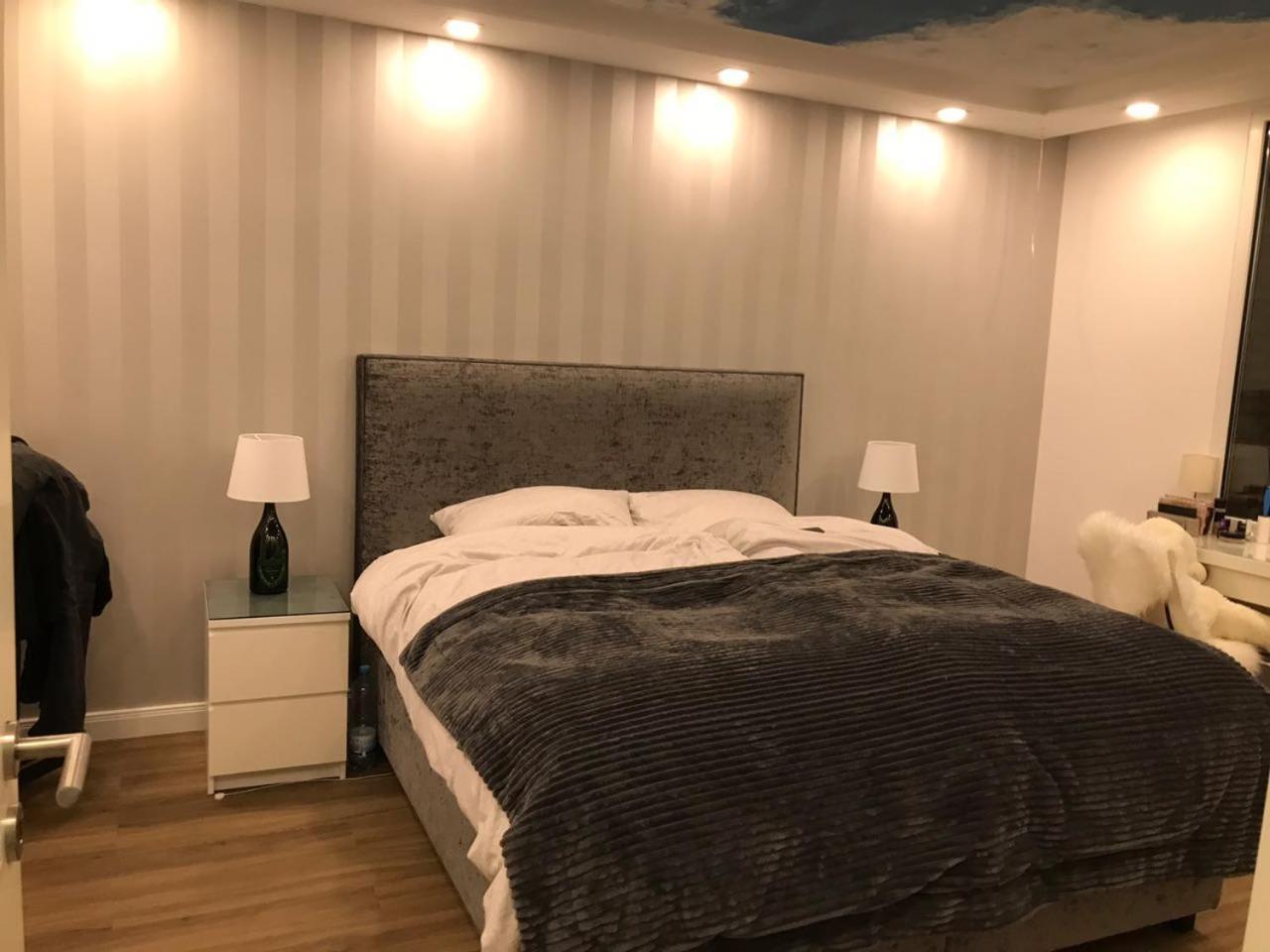 Zuhause , Keine Party, 2 Erwachsene Apartamento