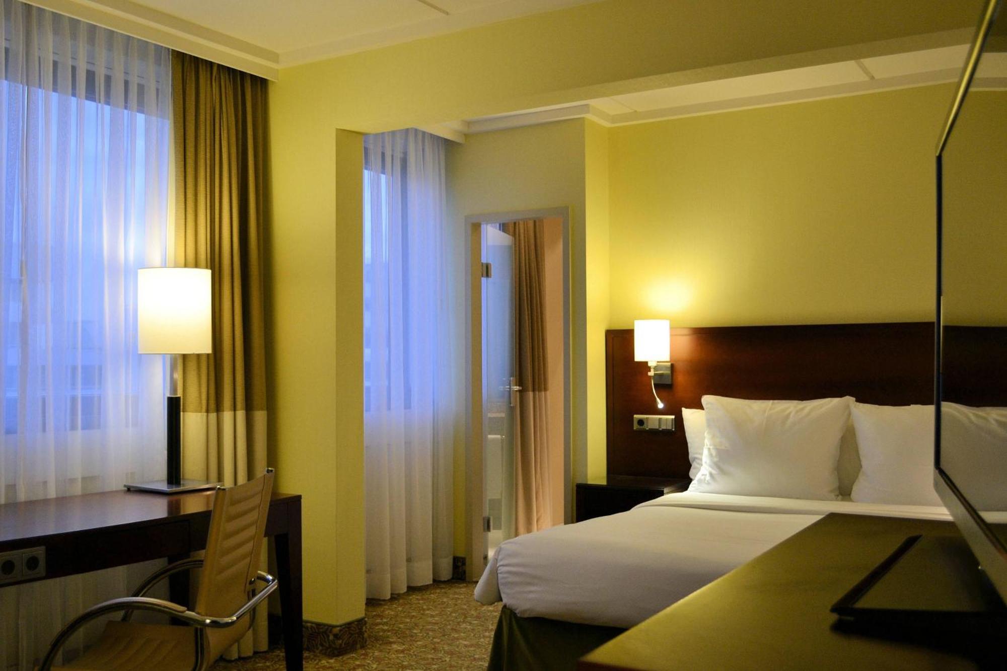 Hotel Courtyard By Marriott Seestern 4*