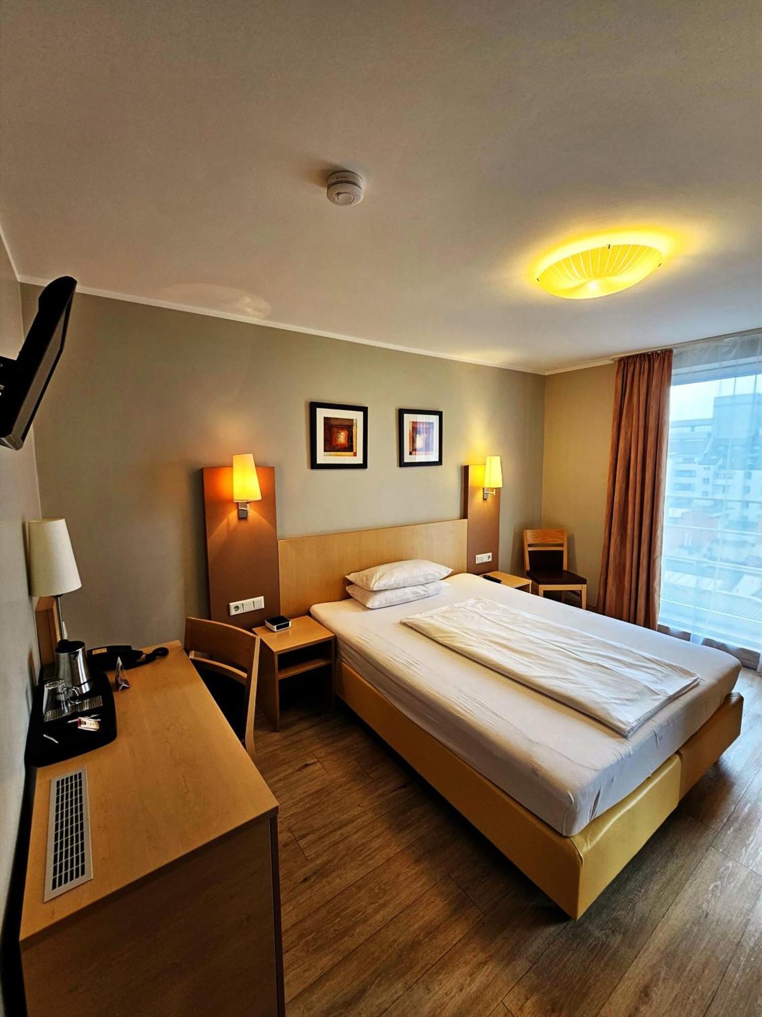 Hotel Atomis Dusseldorf