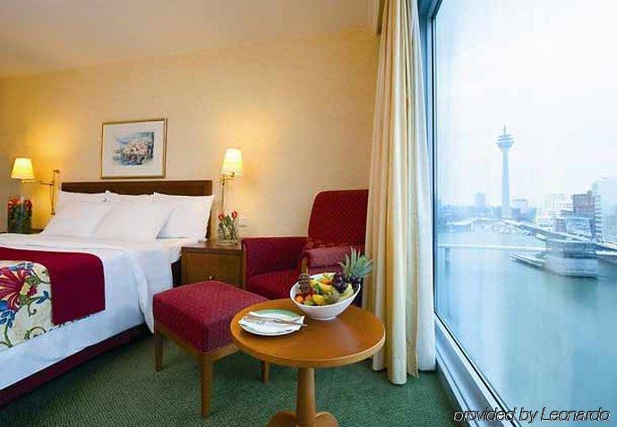 Courtyard By Marriott Hafen 4*