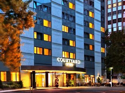 Courtyard By Marriott Seestern