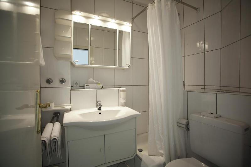 Atomis Hotel