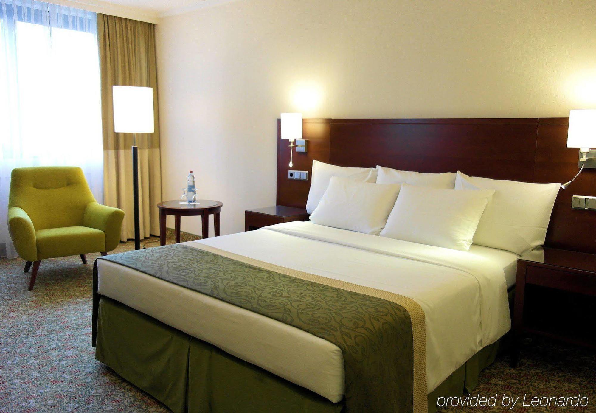 Courtyard By Marriott Seestern 4*