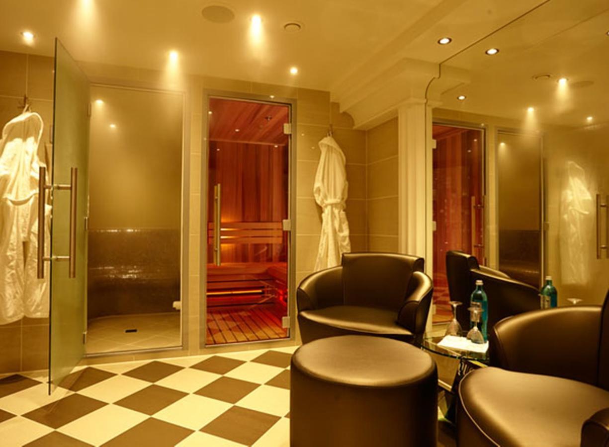 Baxter Hoare Ship 4*