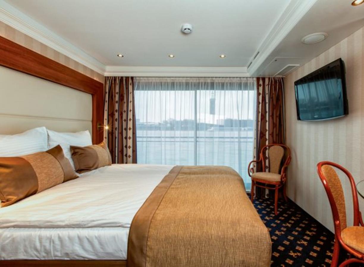 Hotel Baxter Hoare Ship