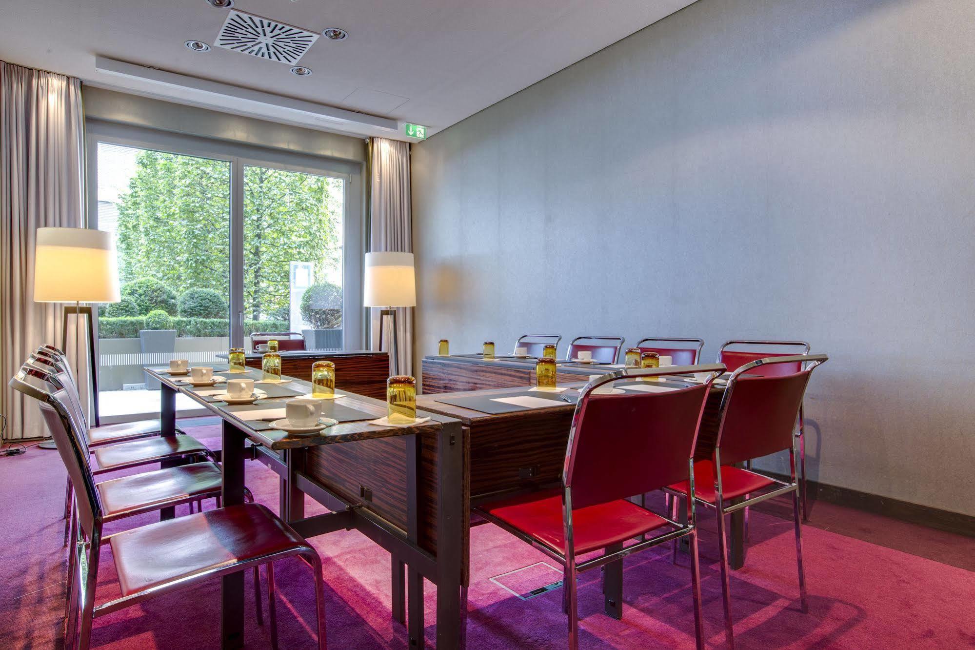Radisson Blu Media Harbour Hotel, 4*