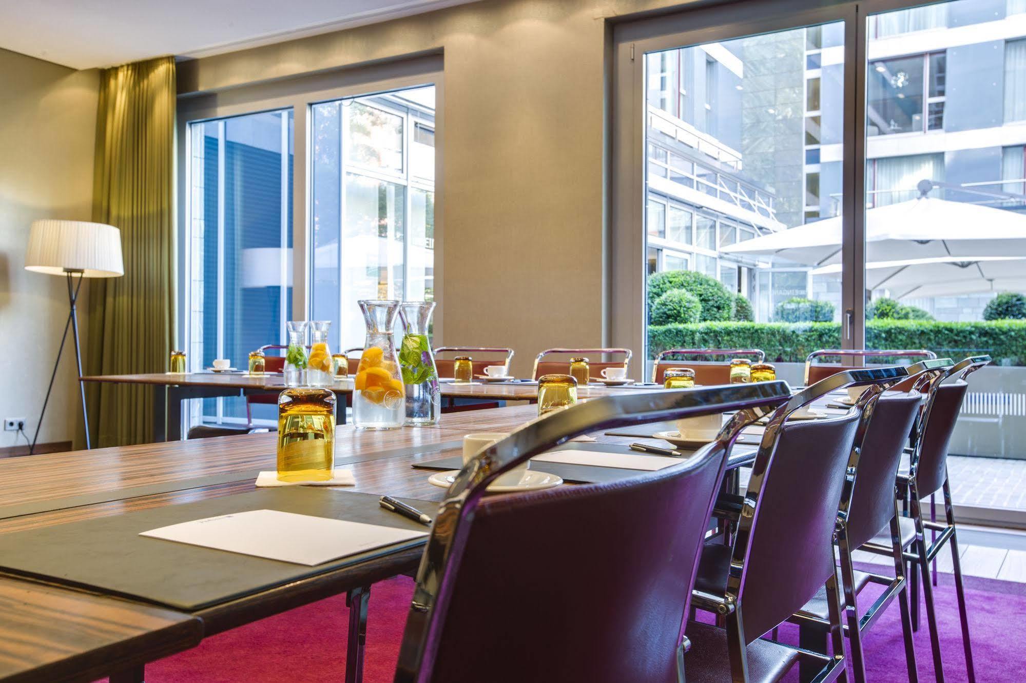 Radisson Blu Media Harbour Hotel, Hotel