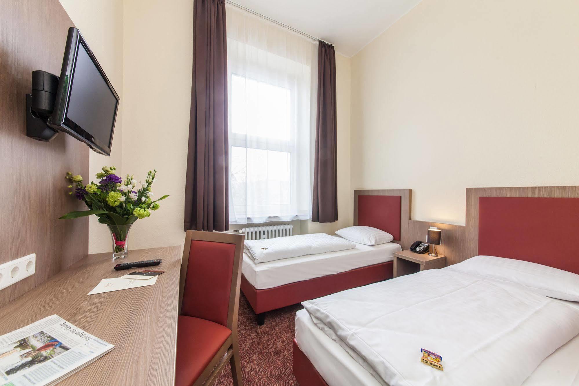 Maxim Hotel 3*