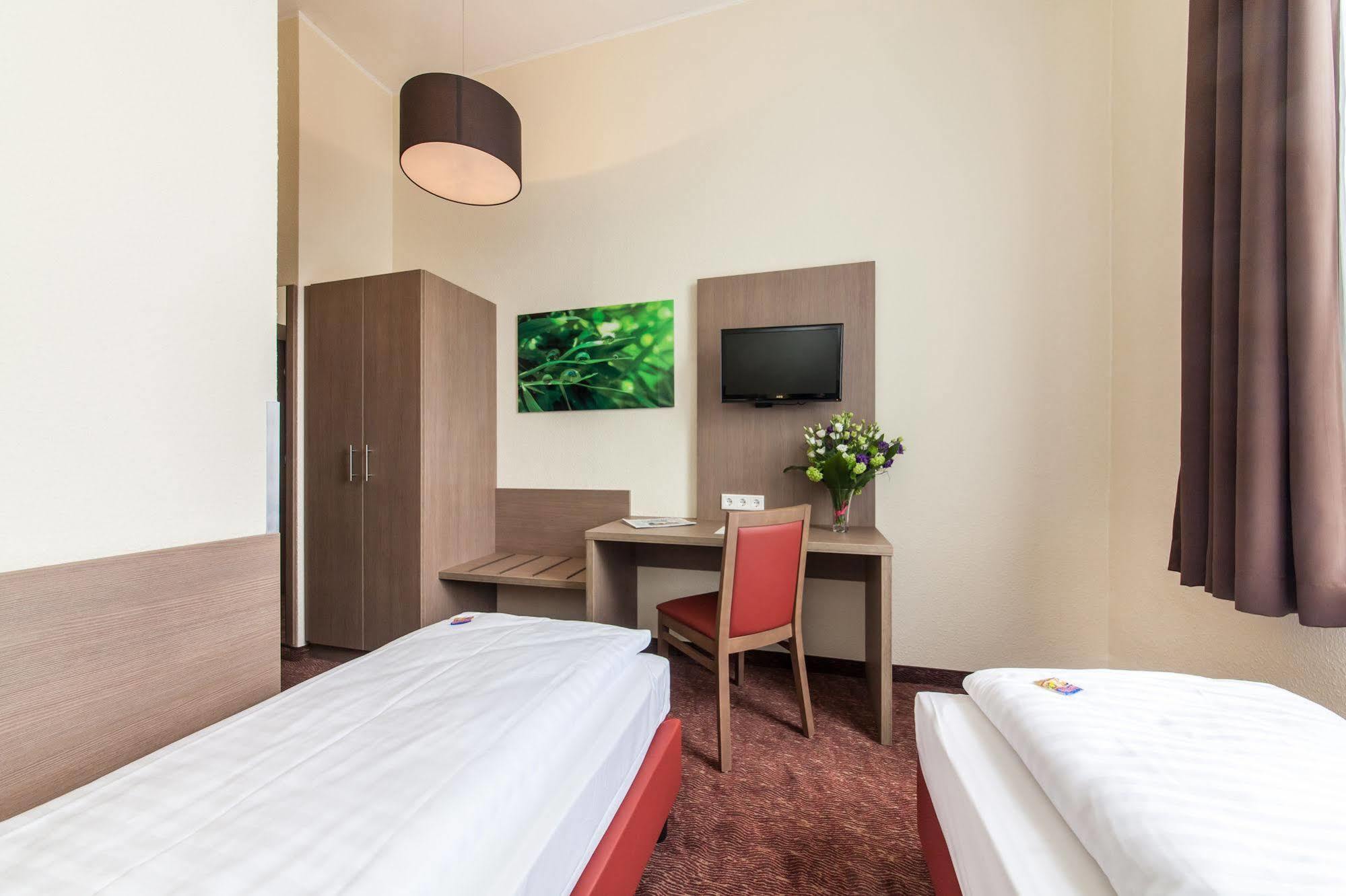 Maxim Hotel 3*