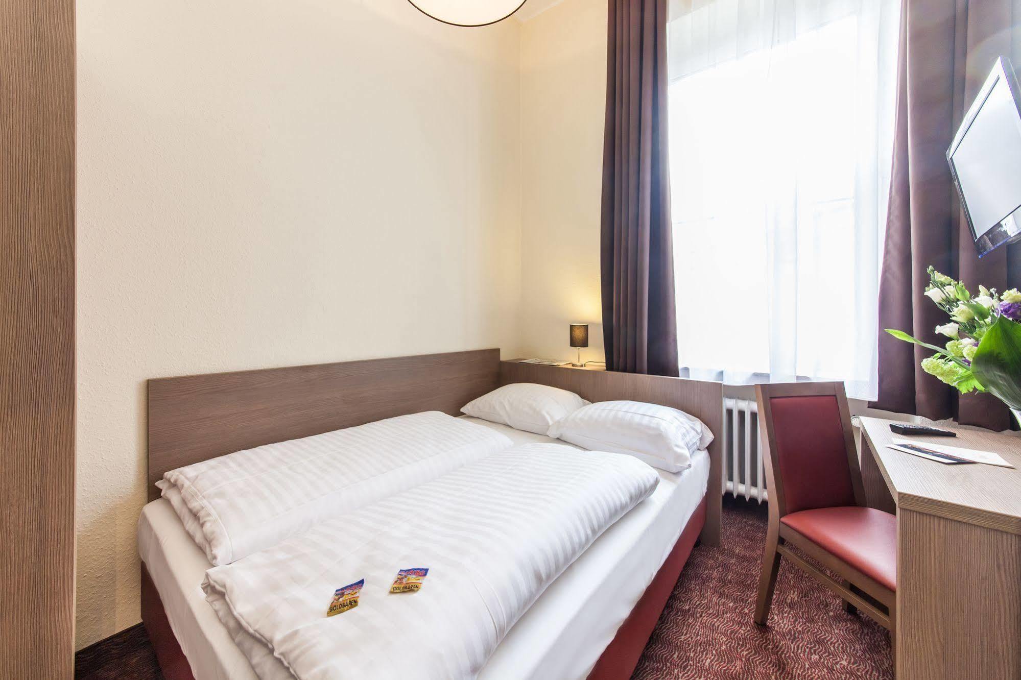 Maxim Hotel 3*