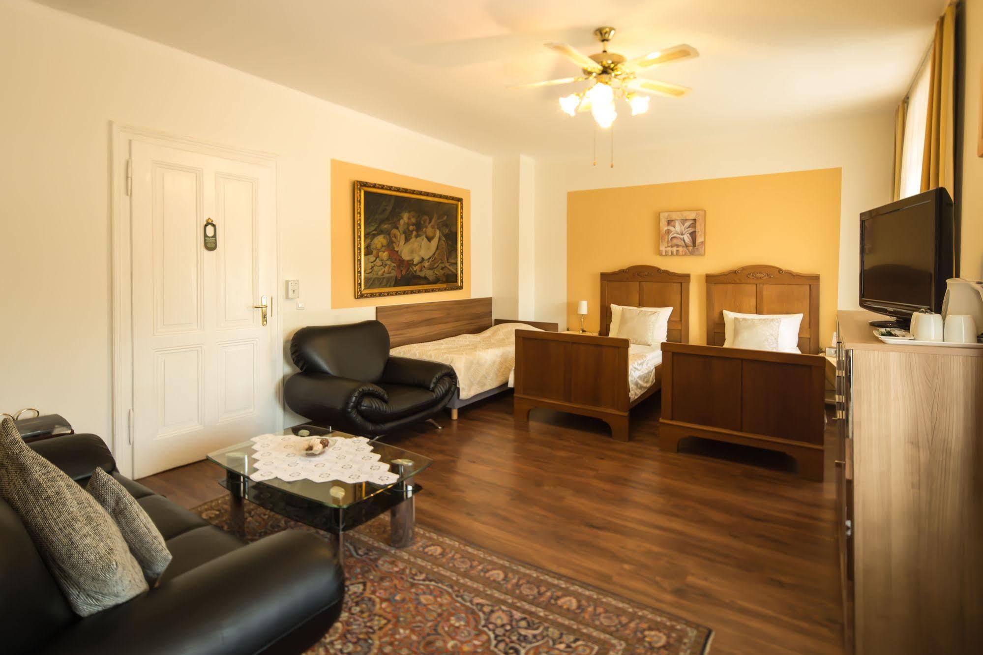 Carlton Mayfair 3* Dusseldorf