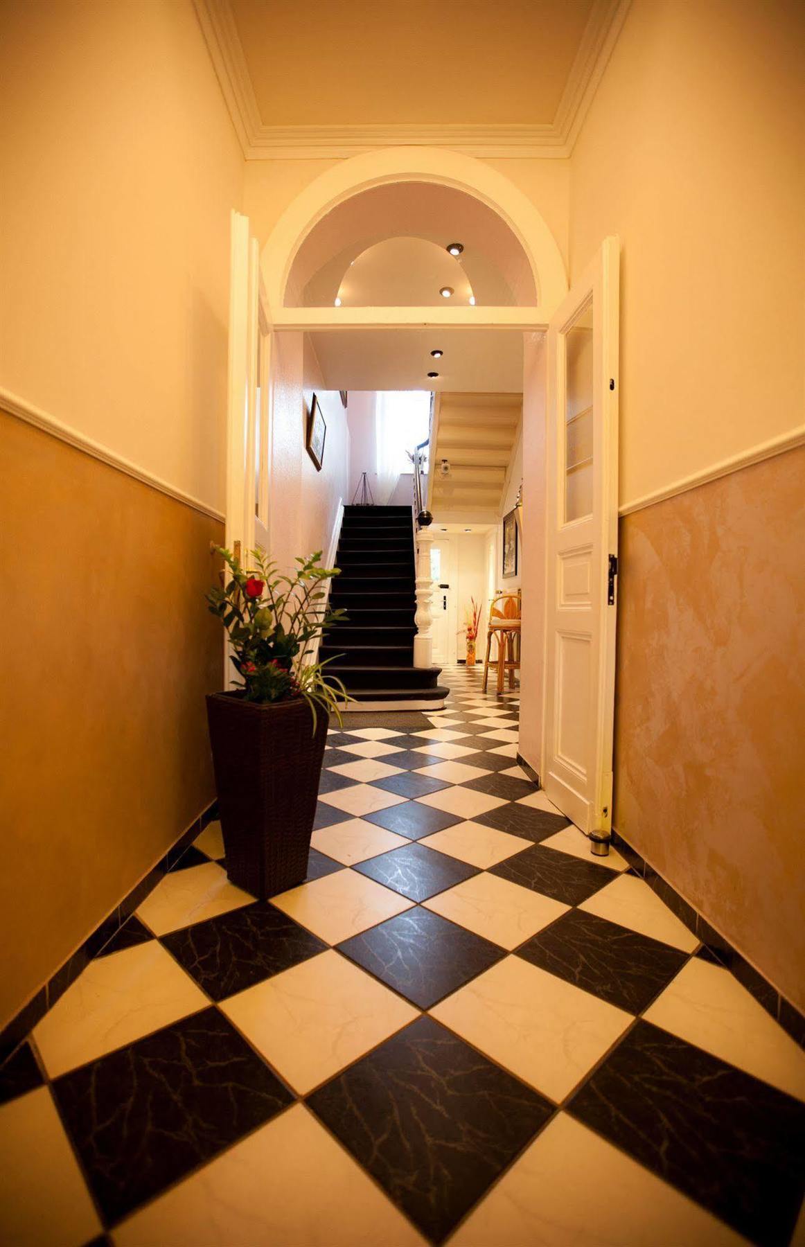 Hotel Carlton Mayfair 3*