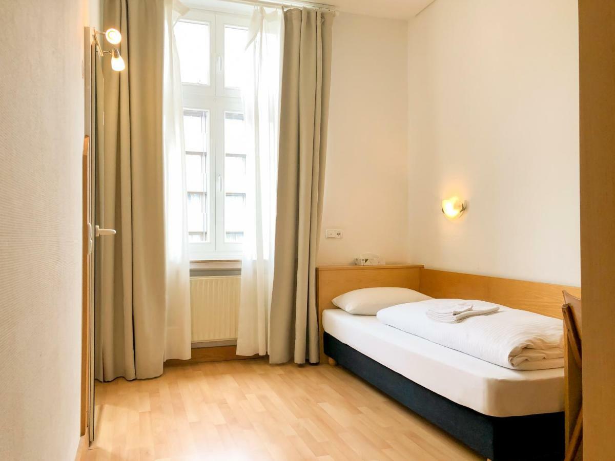 Hotel Moon Dusseldorf