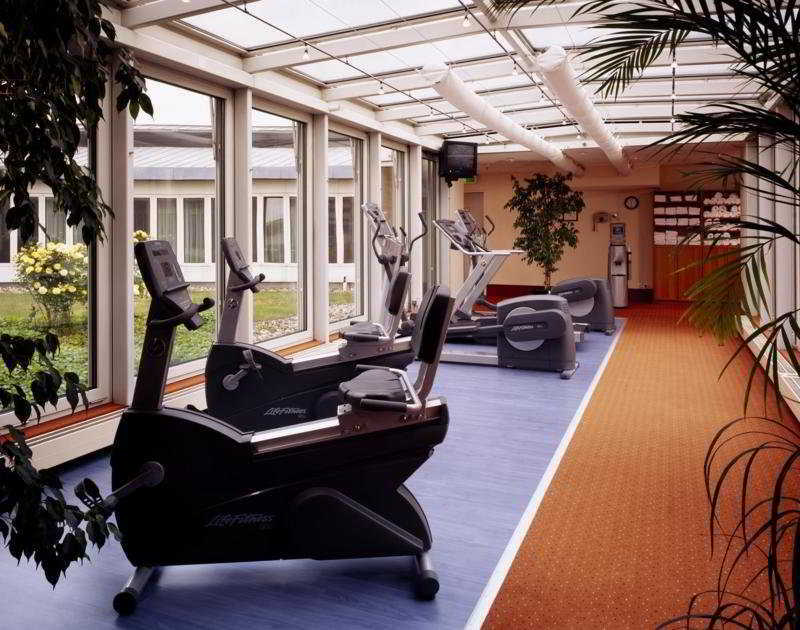 Sheraton Airport 4*