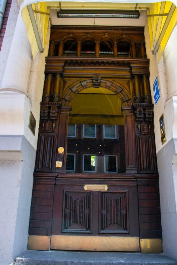 Stern Hotel 3*