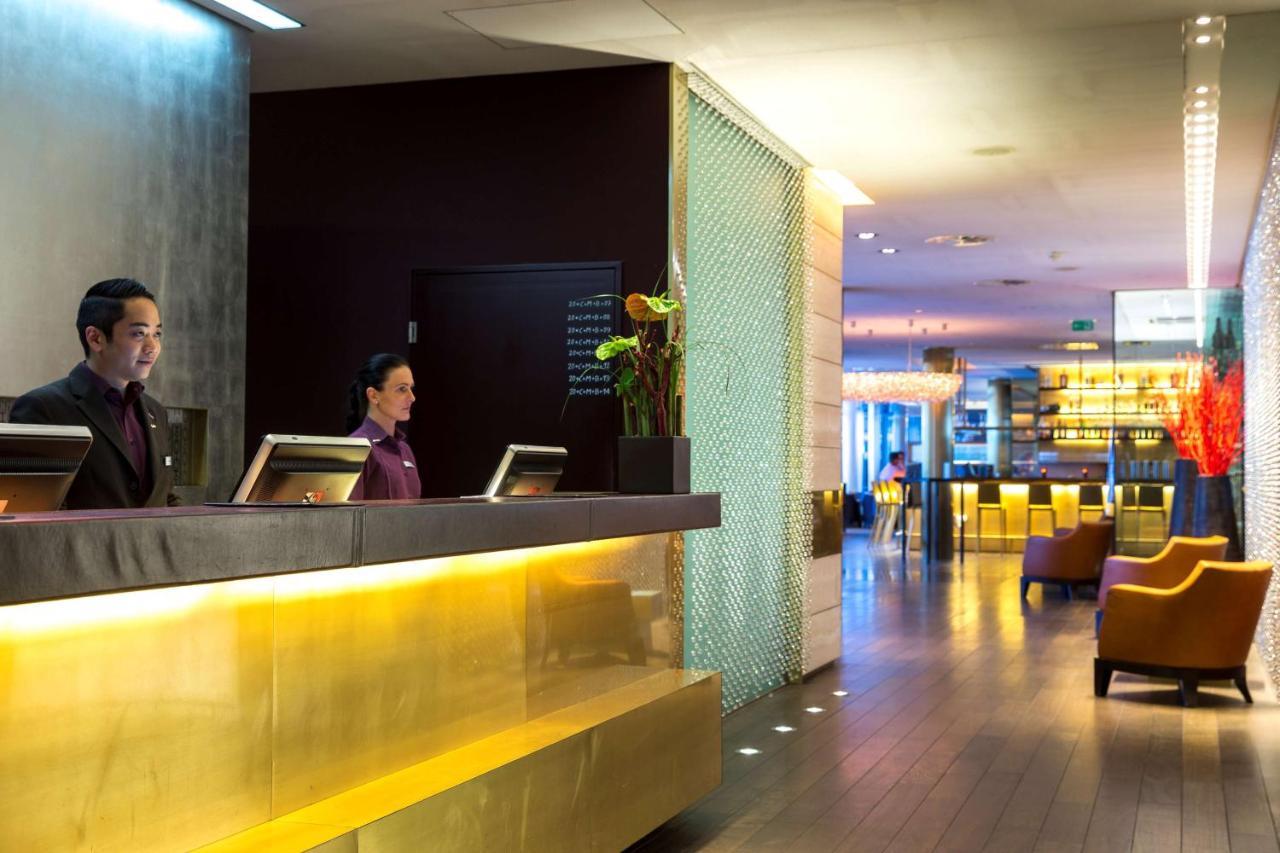 Hotel Radisson Blu Media Harbour Hotel, Dusseldorf